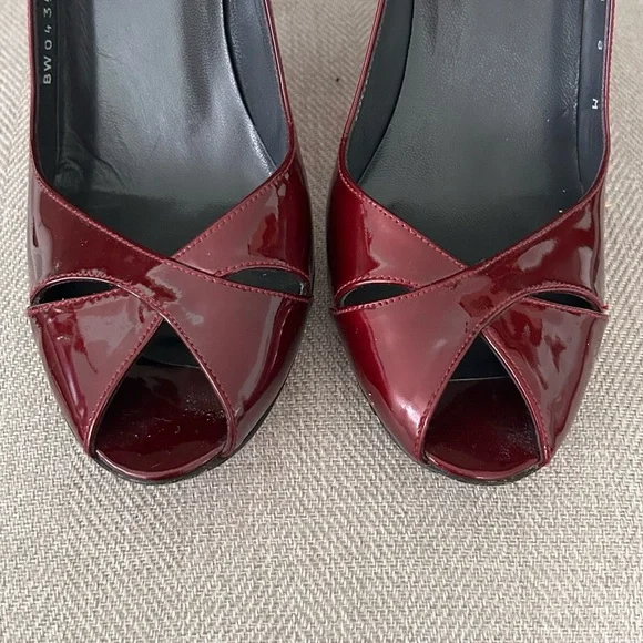 Stuart Weitzman Vintage Maroon Patent Leather Heels Size 8 - Picture 5 of 10